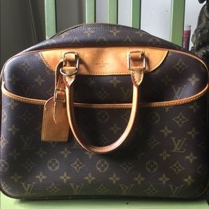 100 % Authentic Louis Vuitton Monogram Deuville